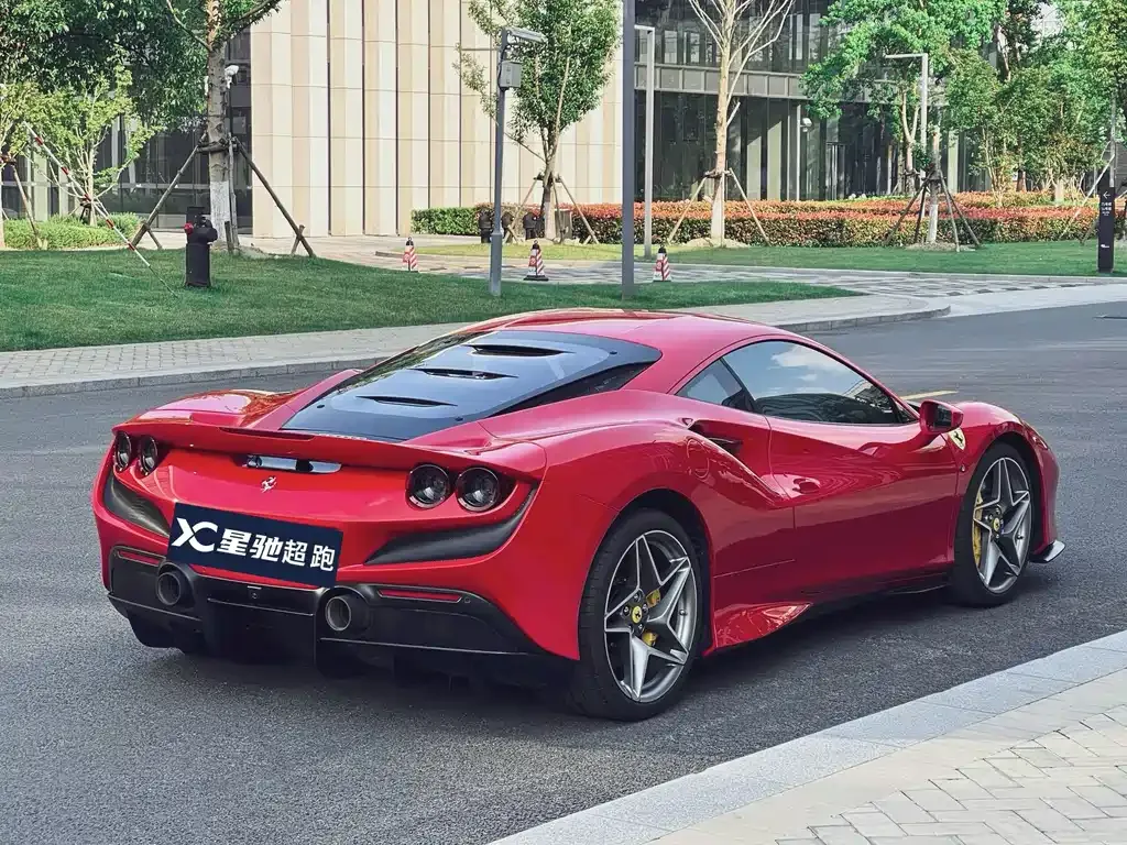 Ferrari F8 — фото 5