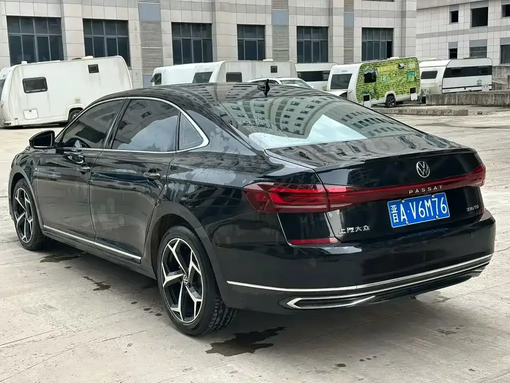 Volkswagen Passat — фото 6