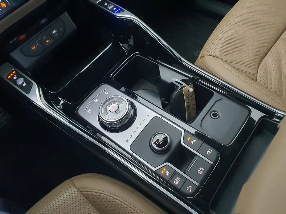Kia Sorento — фото 9