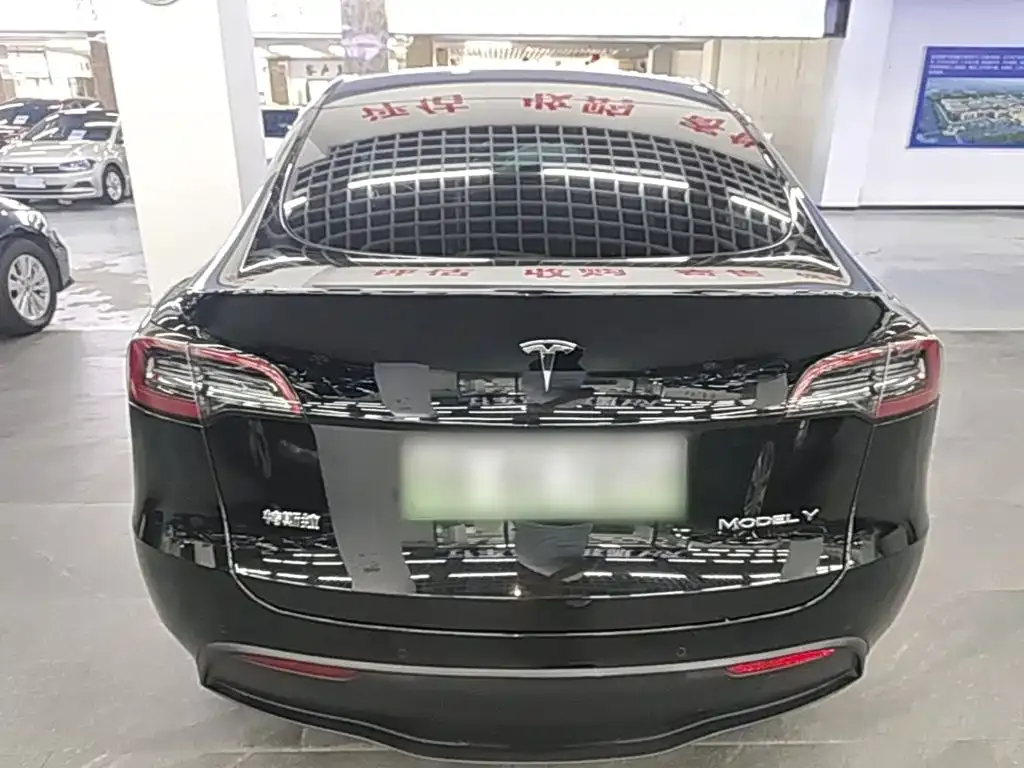 Tesla Model Y — фото 7