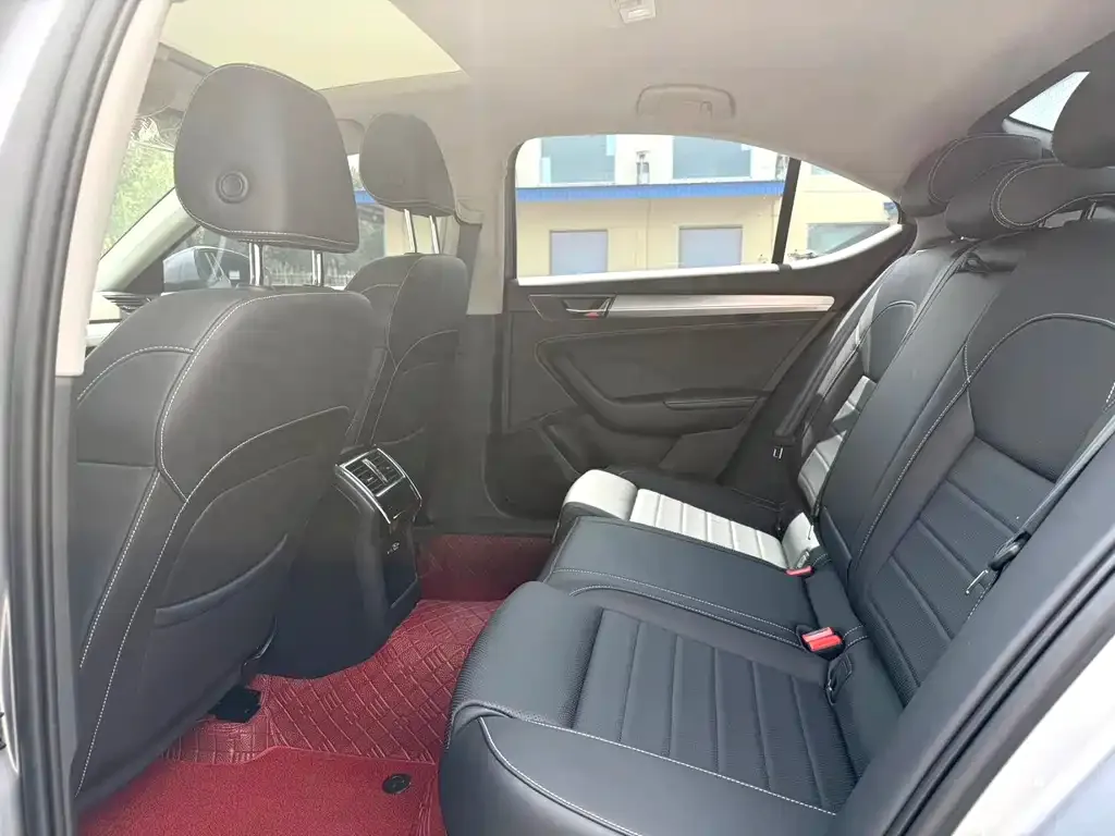 Skoda Superb — фото 3