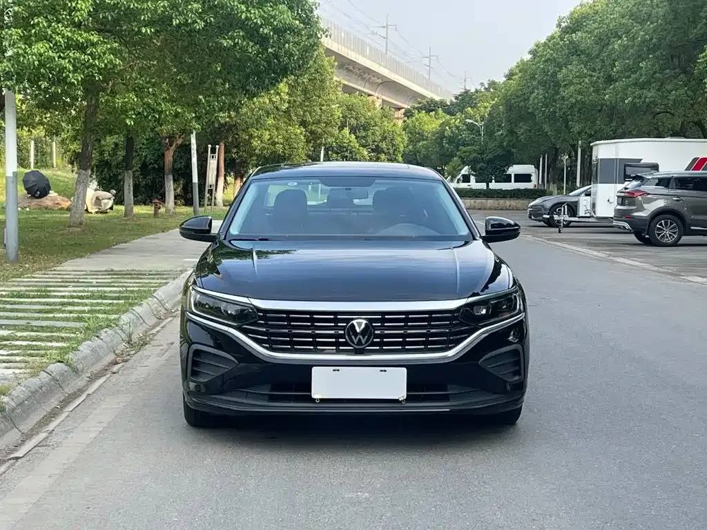 Volkswagen Passat — фото 8