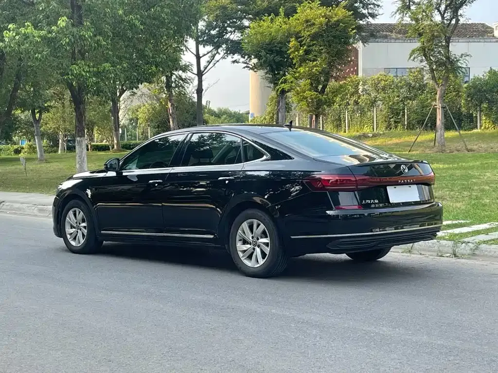 Volkswagen Passat — фото 6