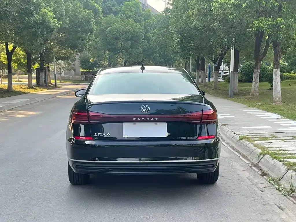 Volkswagen Passat — фото 9