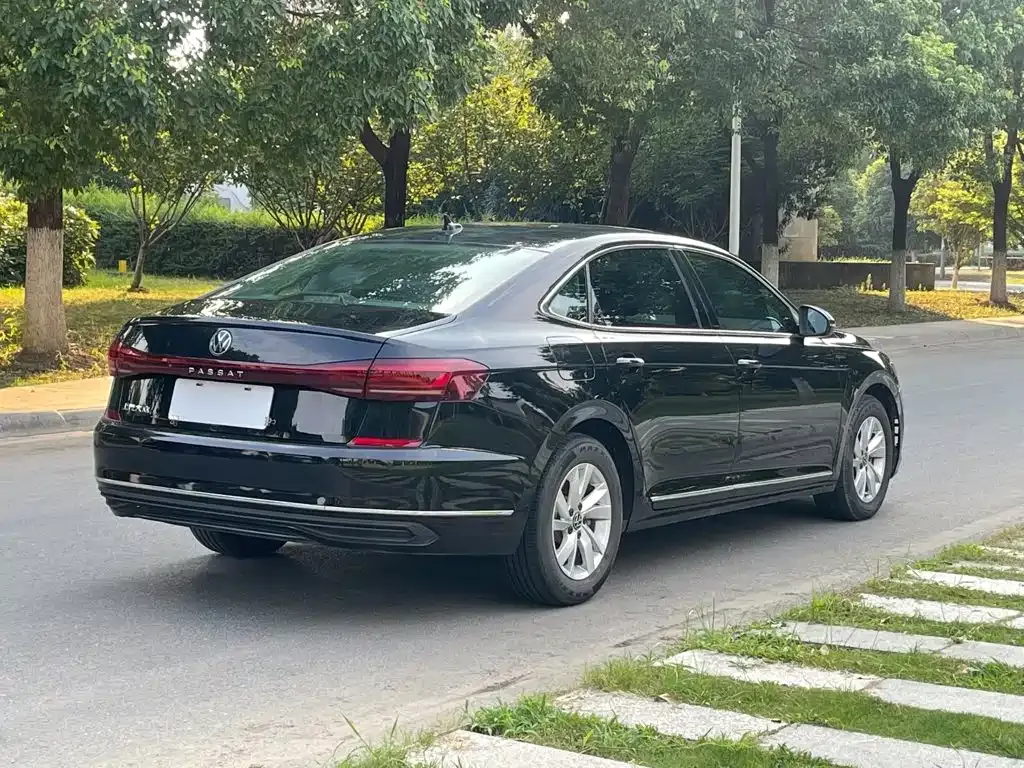 Volkswagen Passat — фото 5