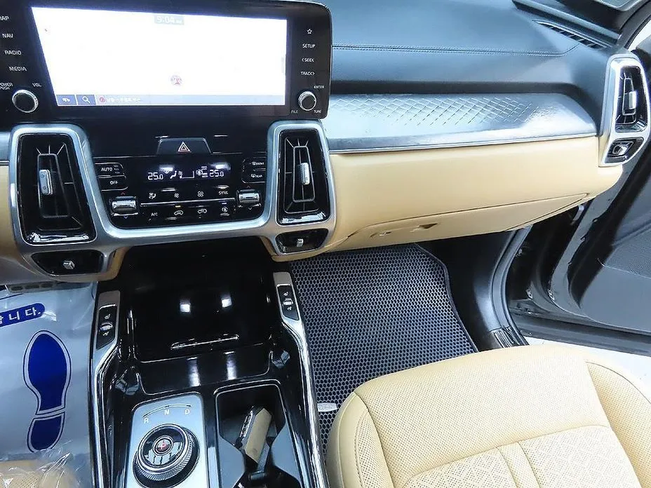 Kia Sorento — фото 10