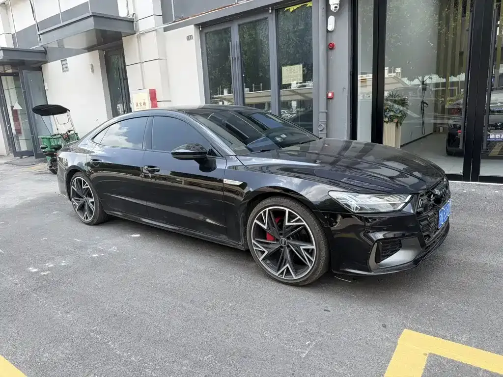 Audi A7L — фото 5