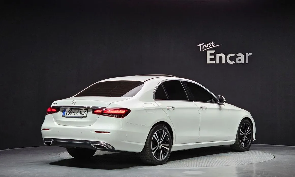 Mercedes-Benz E-Class — фото 5