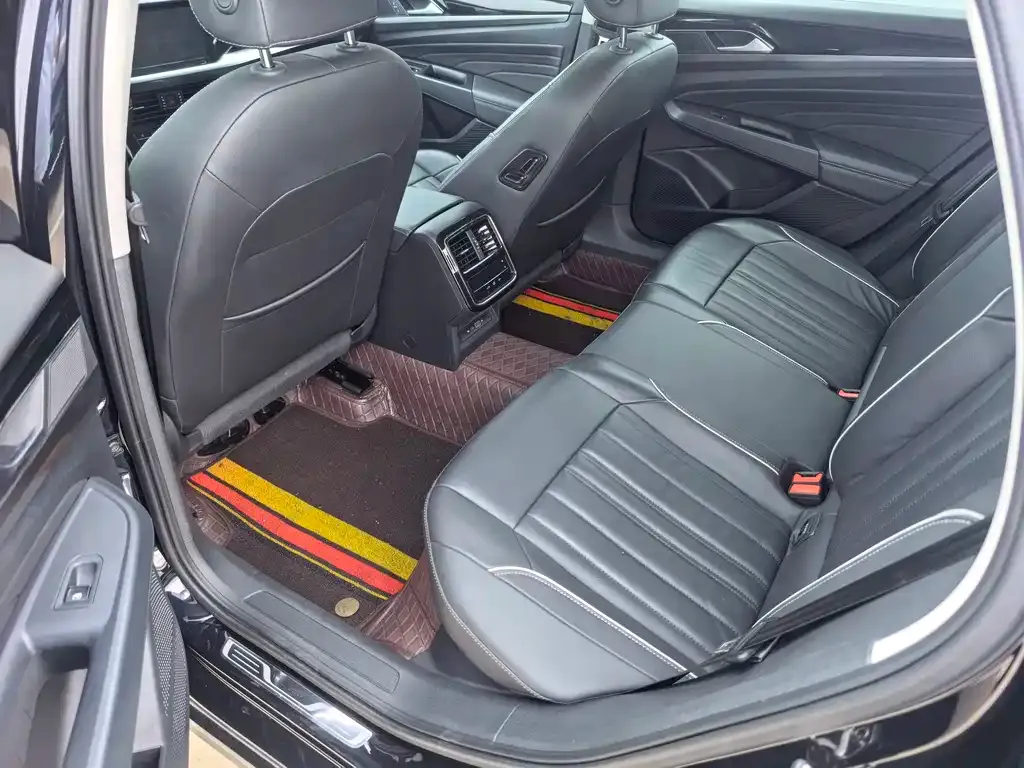 Volkswagen Passat — фото 5