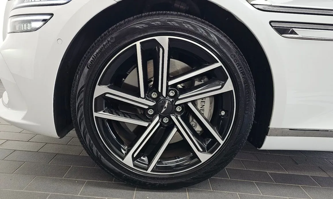 Genesis G80 — фото 10