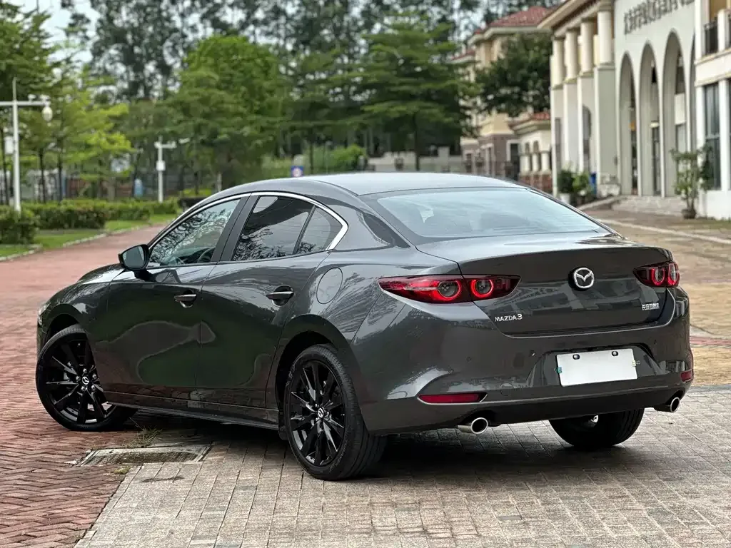 Mazda 3 Axela — фото 9