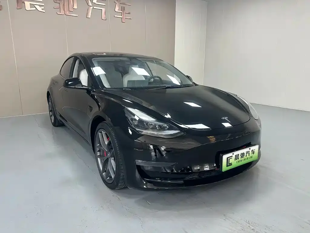 Tesla Model 3 — фото 10