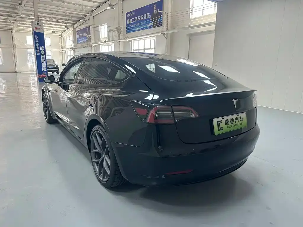 Tesla Model 3 — фото 5