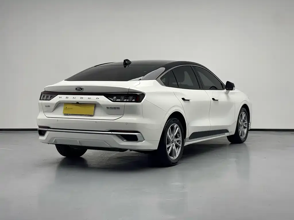 Ford Mondeo — фото 6
