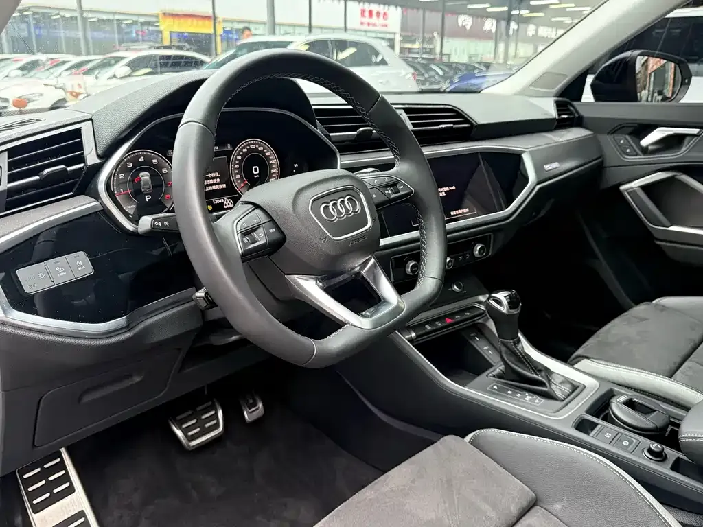 Audi Q3 — фото 4