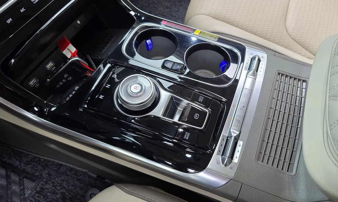 Kia Carnival — фото 10