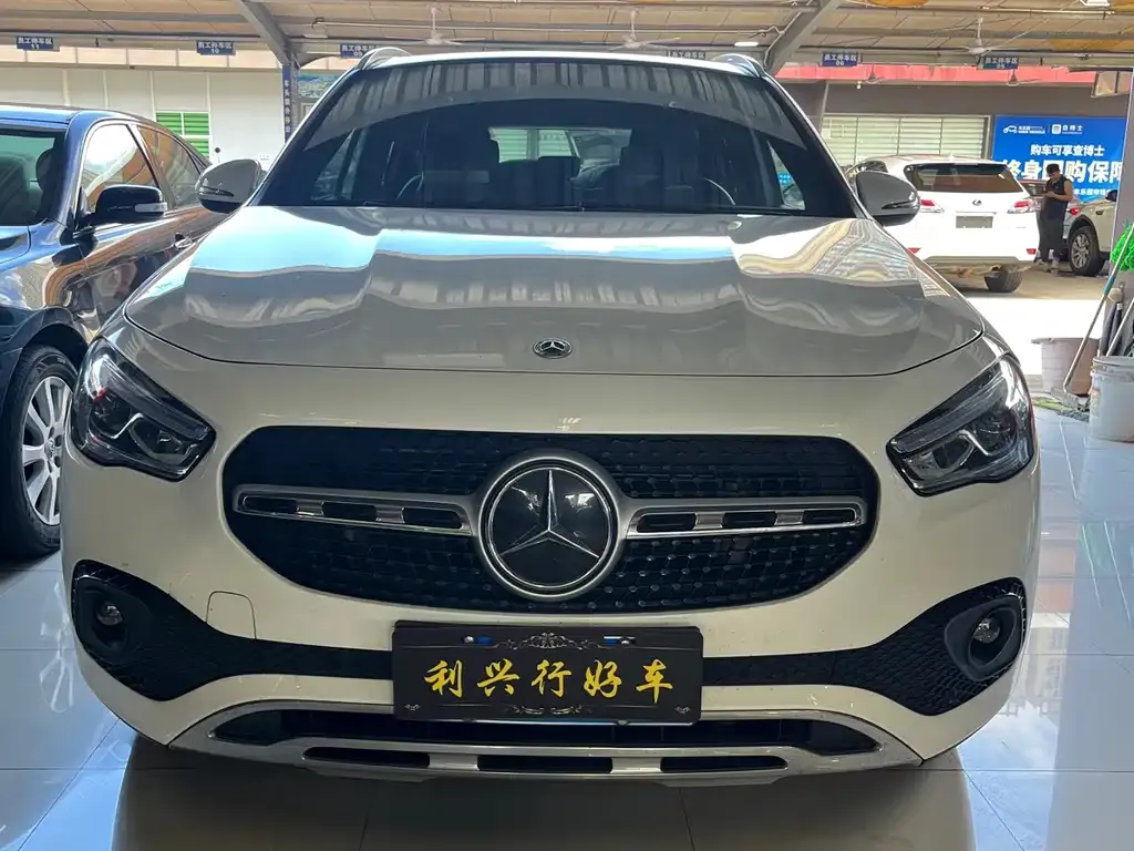 Mercedes-Benz GLA — фото 6