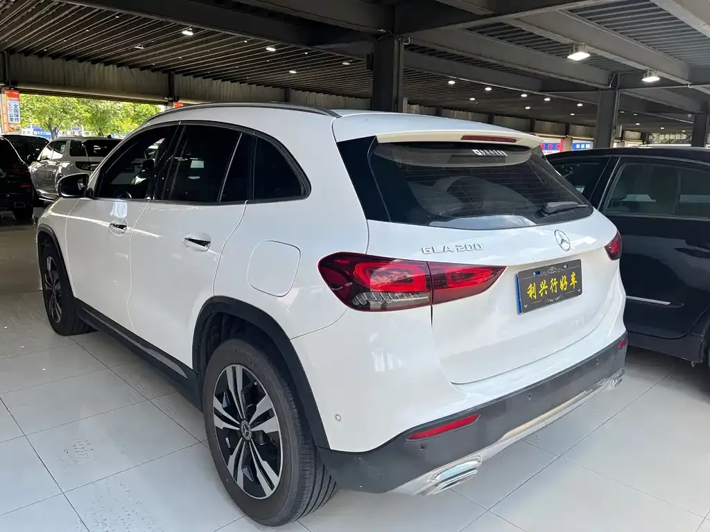 Mercedes-Benz GLA — фото 8