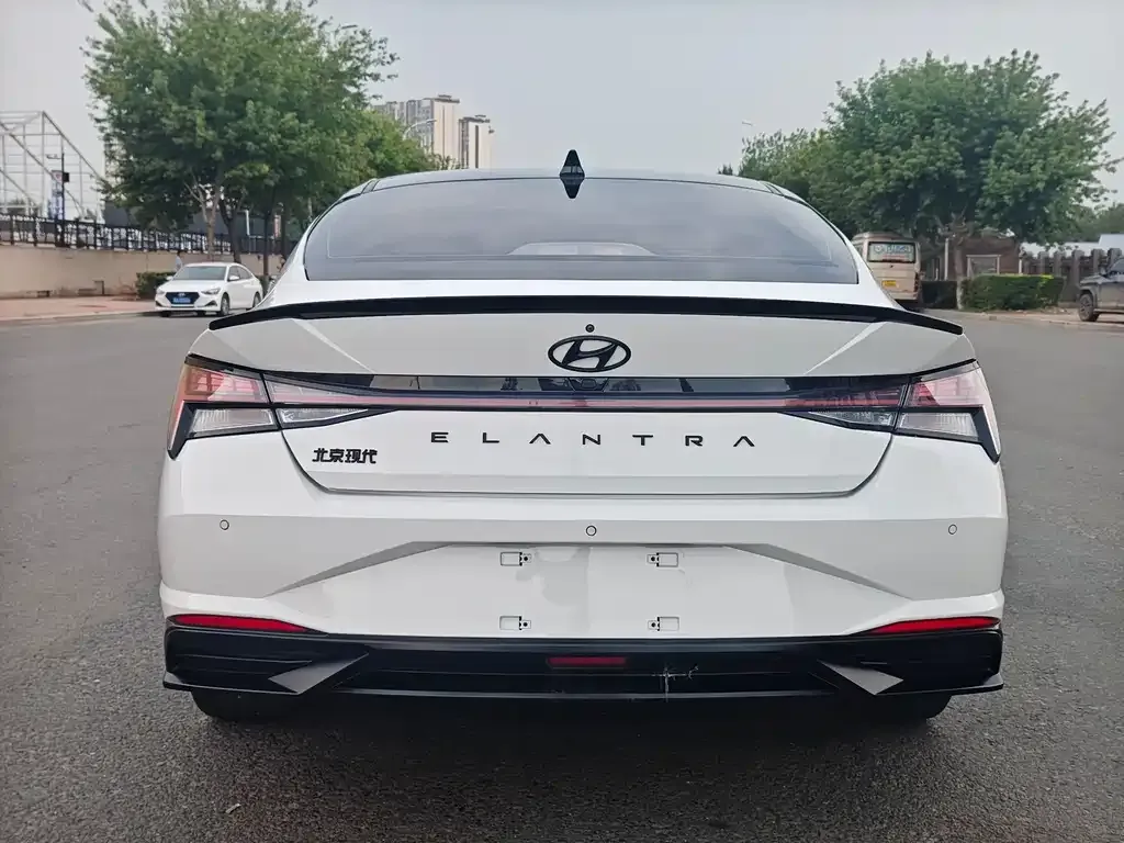 Hyundai Elantra — фото 6