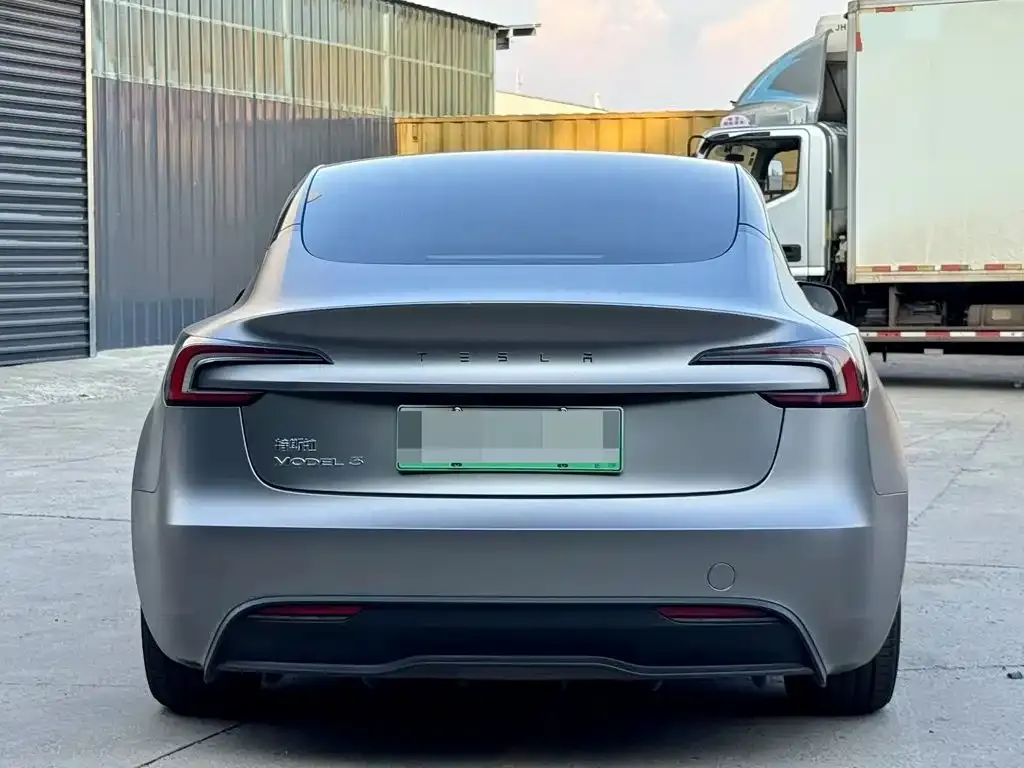 Tesla Model 3 — фото 6