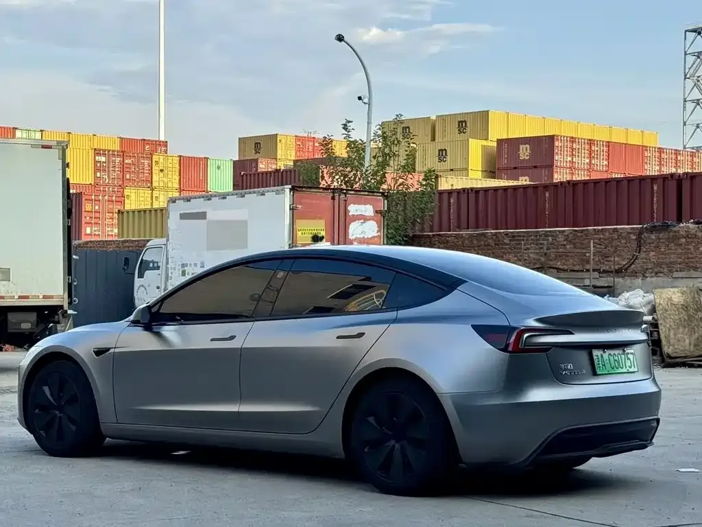 Tesla Model 3 — фото 7