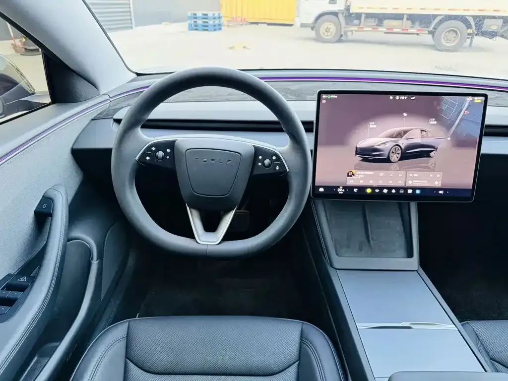 Tesla Model 3 — фото 9