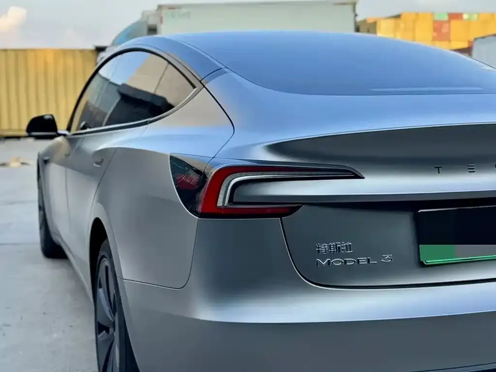 Tesla Model 3 — фото 3