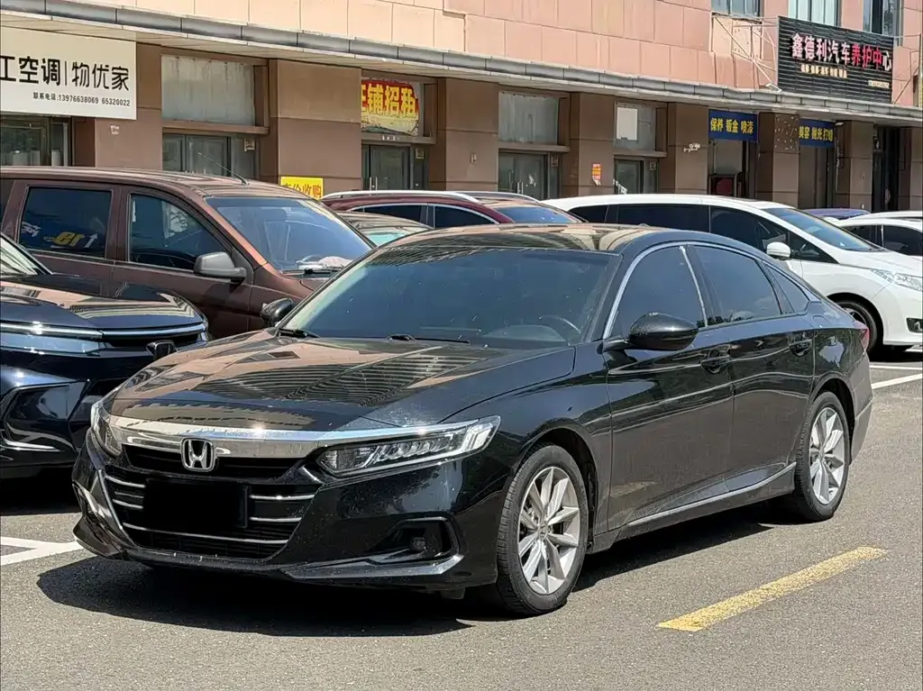 Honda Accord — фото 1