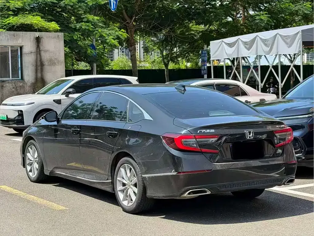 Honda Accord — фото 6