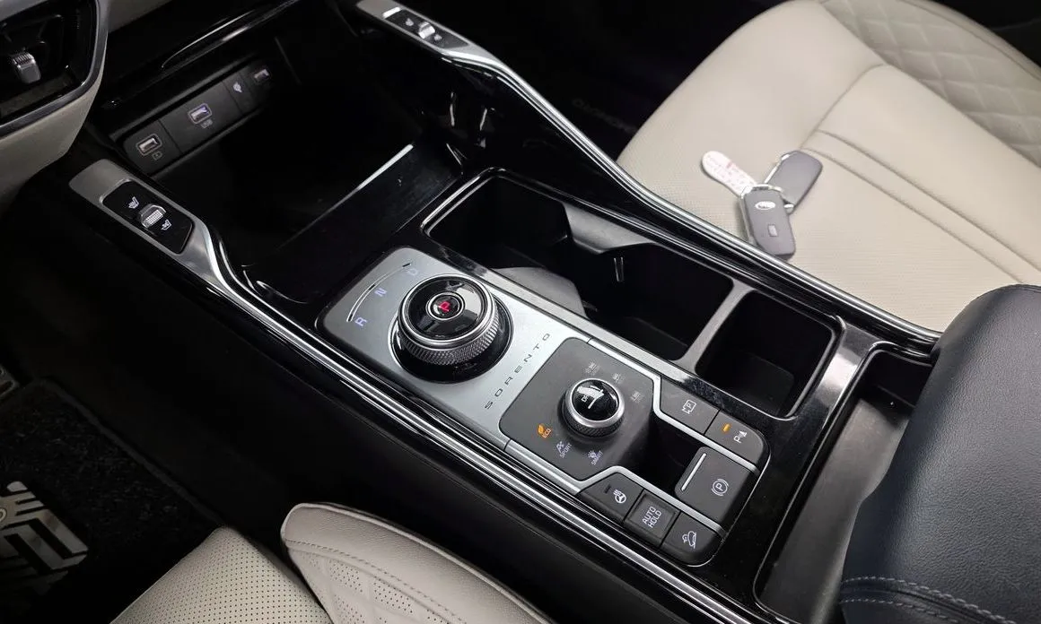 Kia Sorento — фото 6