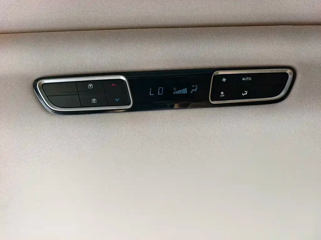 GAC Motor Trumpchi E8 — фото 10