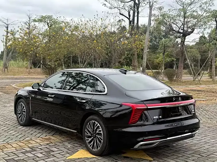 Hongqi H5 — фото 10