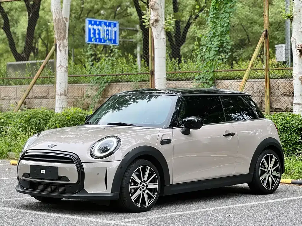 MINI Cooper (3-door) — фото 1