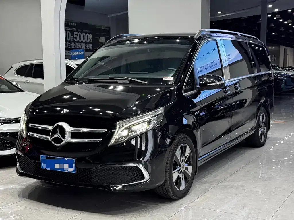 Mercedes-Benz V-Class — фото 1