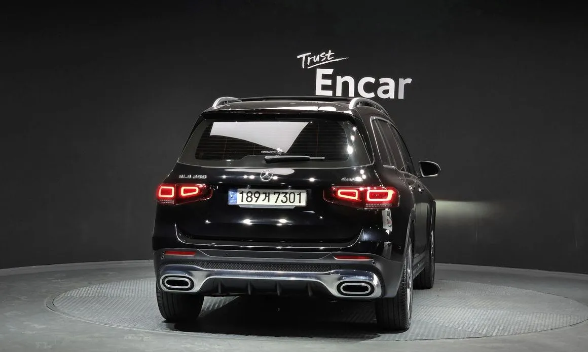 Mercedes-Benz GLB-Class — фото 5