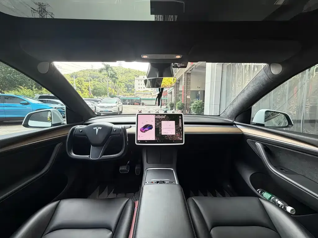 Tesla Model Y — фото 6