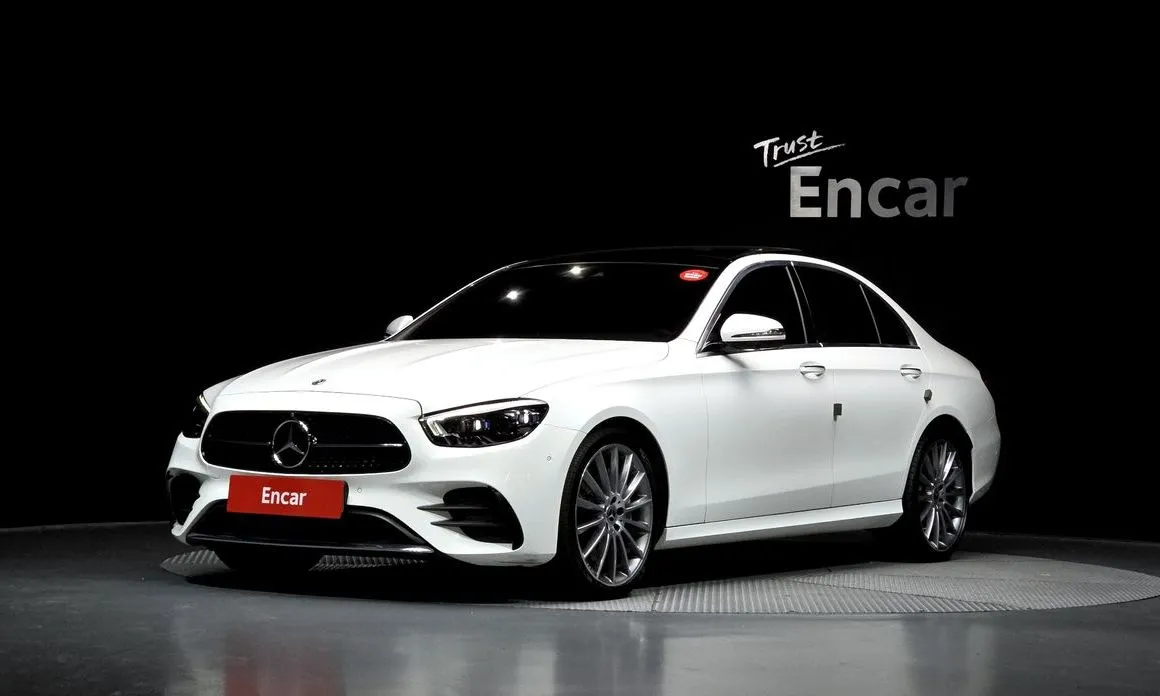 Mercedes-Benz E-Class — фото 1