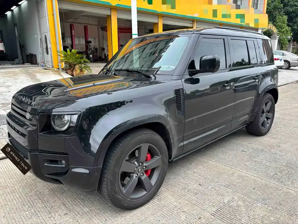 Land Rover Defender — фото 1