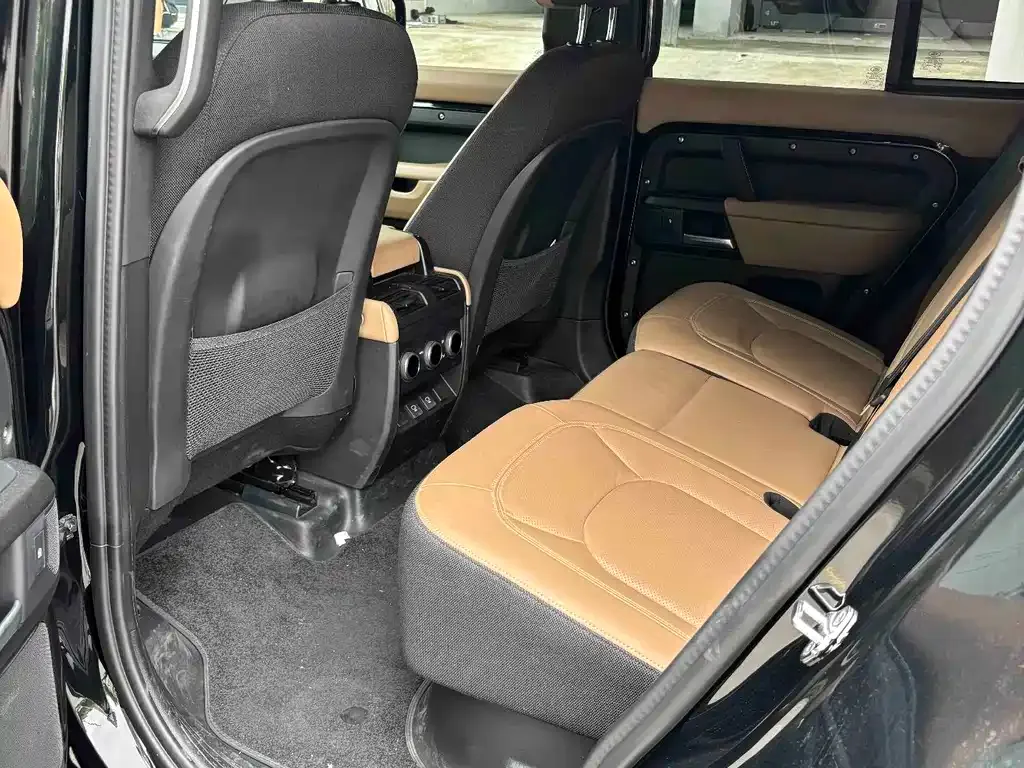 Land Rover Defender — фото 2