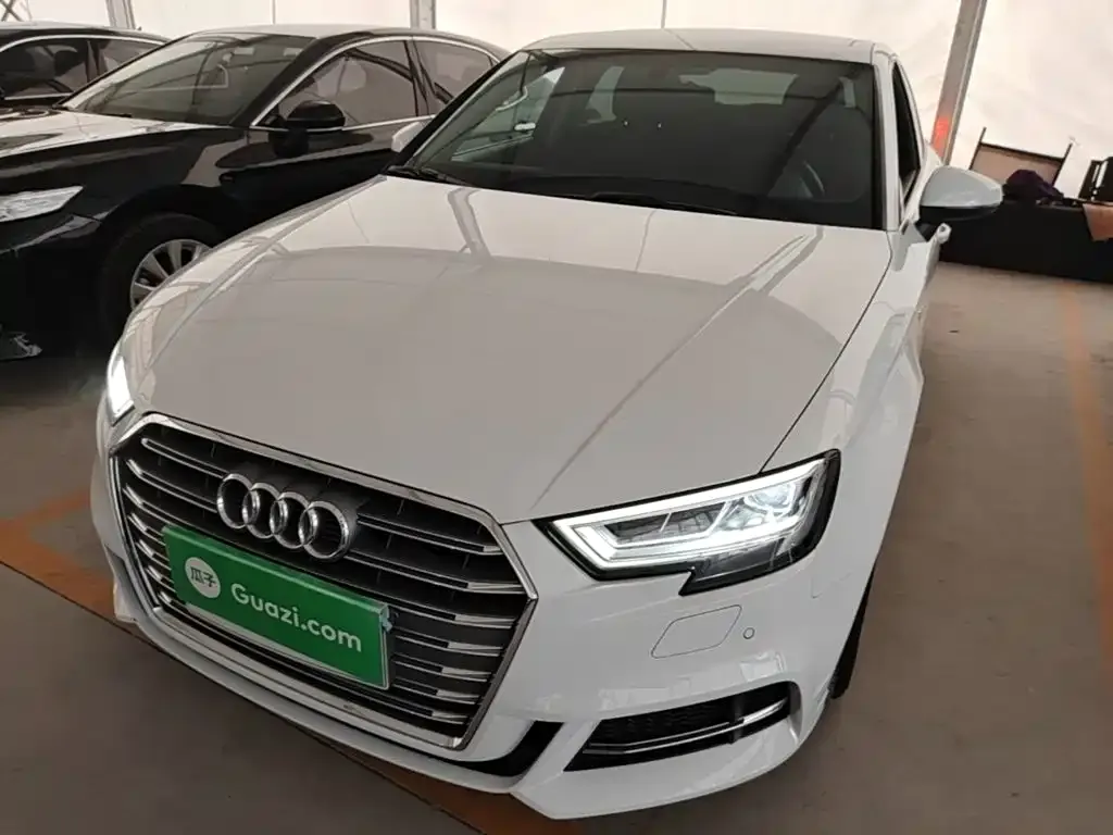 Audi A3 — фото 1