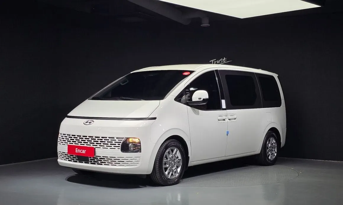 Hyundai Staria — фото 1