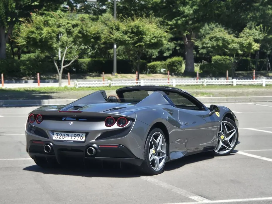 Ferrari F8 — фото 8