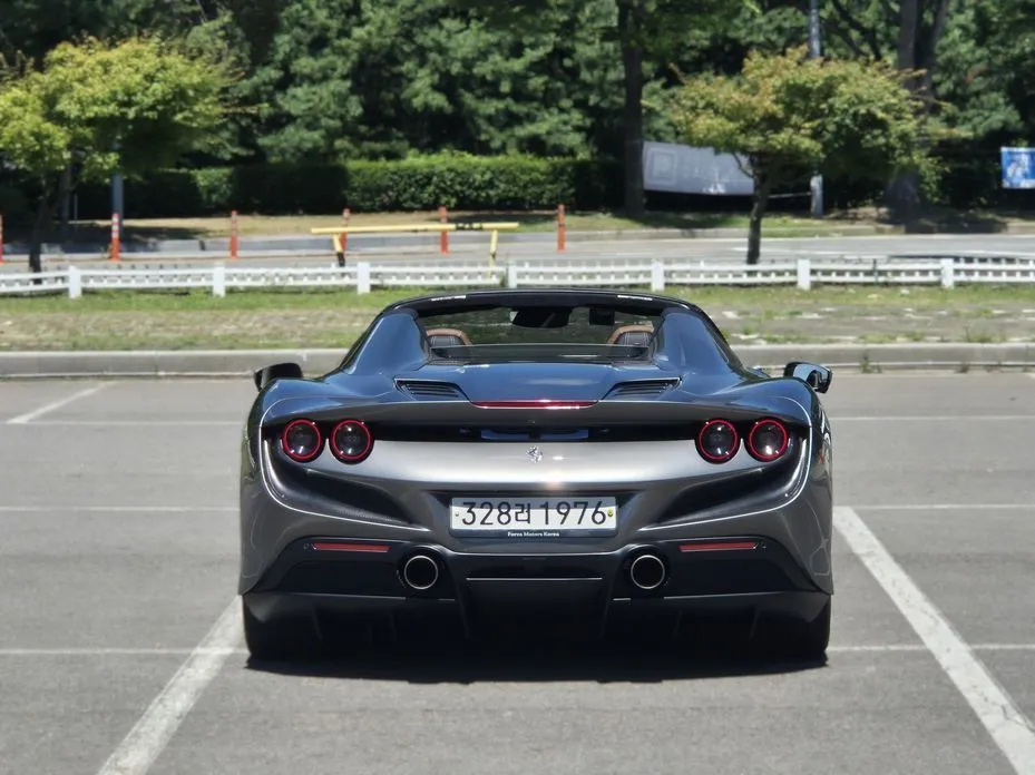 Ferrari F8 — фото 9
