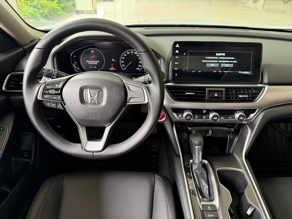 Honda Accord — фото 7