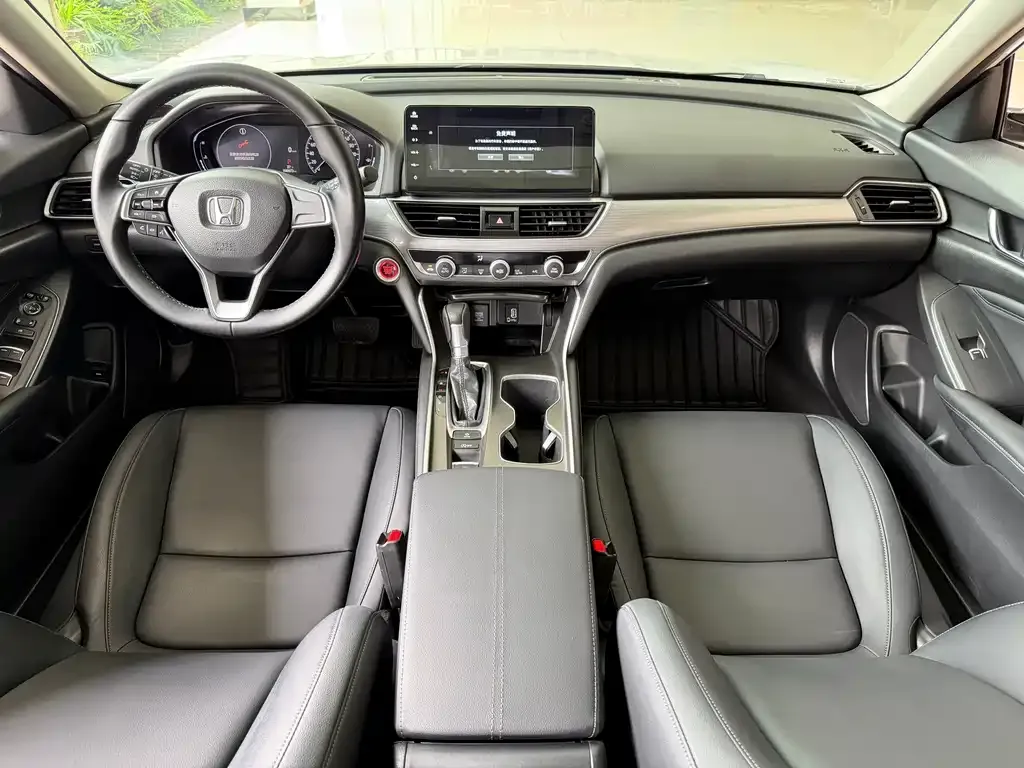 Honda Accord — фото 9