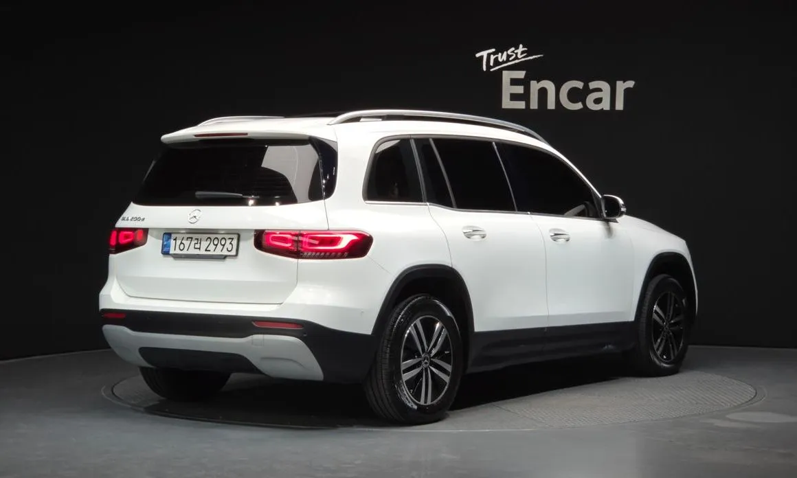 Mercedes-Benz GLB-Class — фото 5