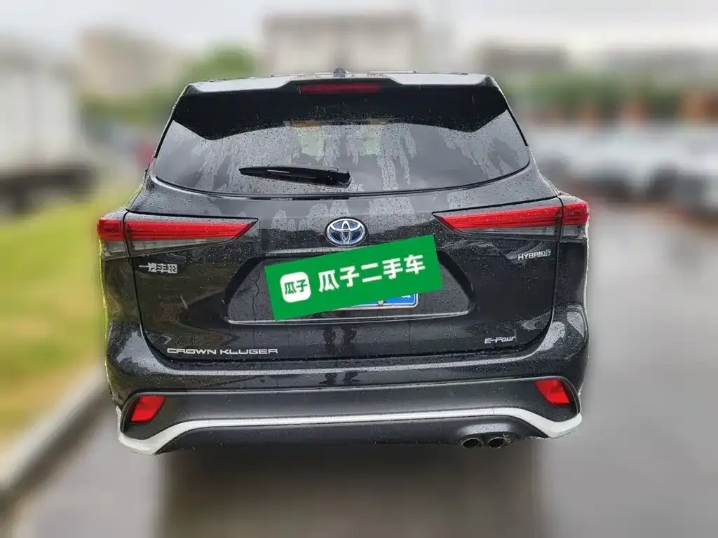 Toyota Crown Kluger — фото 9