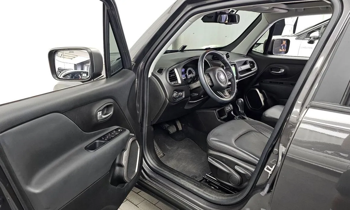 Jeep Renegade — фото 10