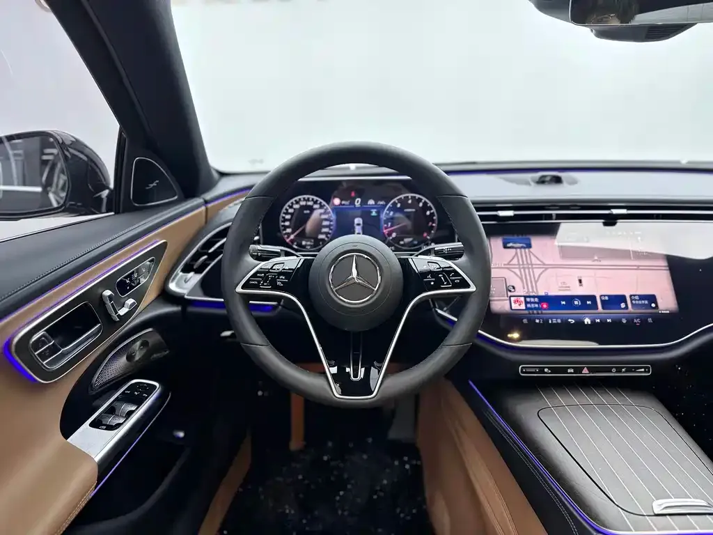 Mercedes-Benz E-Class — фото 10