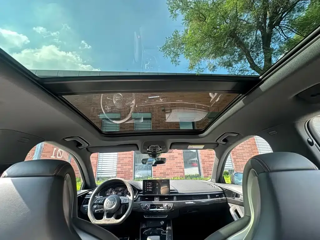 Audi RS 4 — фото 5
